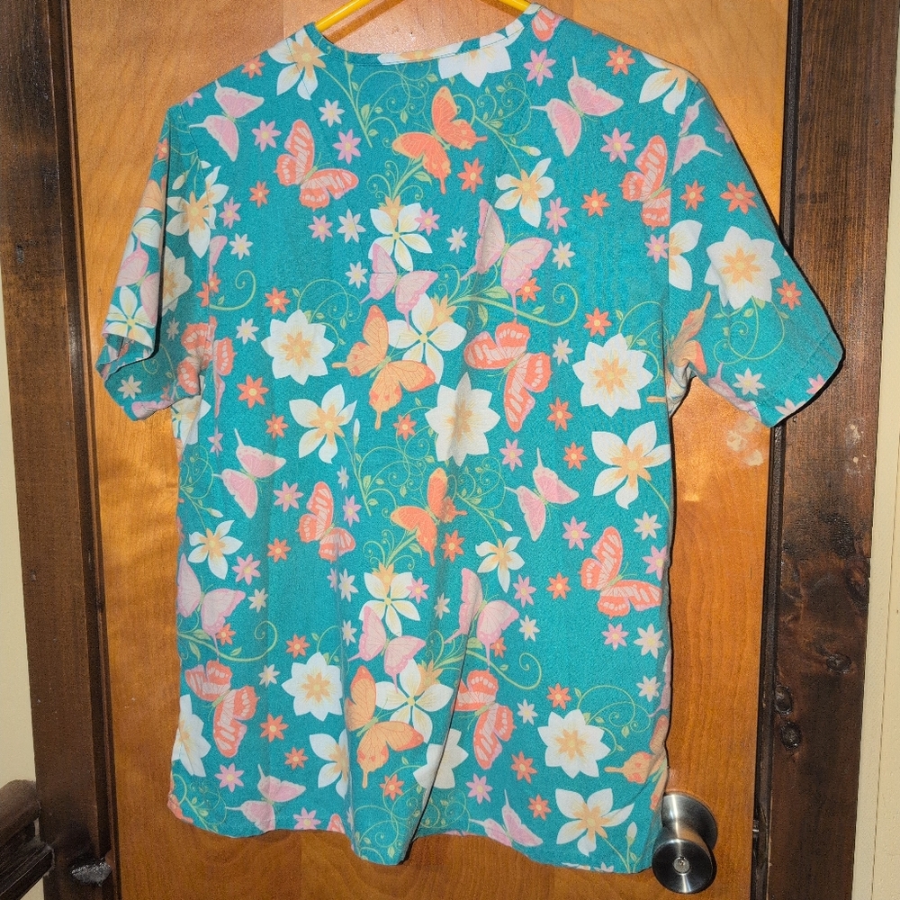 Carols Scrubs Woman's Medium Scrub Top - Picture 3 of 5